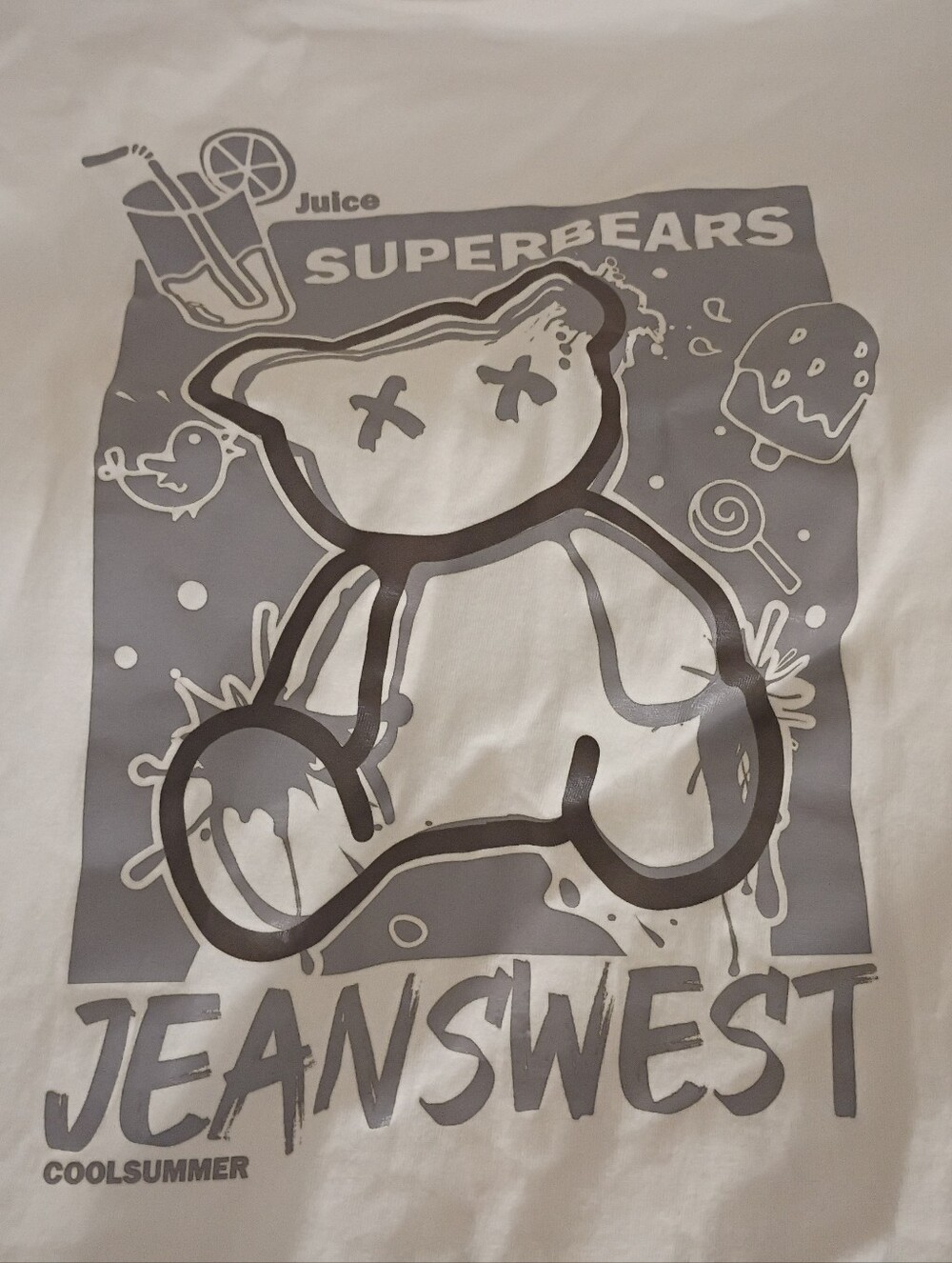 Extra Large / Oversized Gray Bear Design Graphic Tee